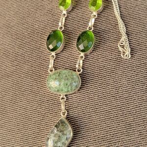 Elegant Green and Silver Necklace